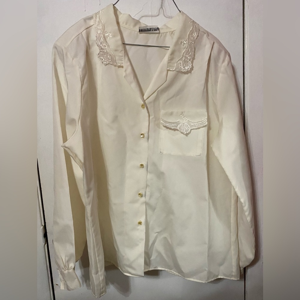 Vintage 80s lace collar silk like button up made in USA